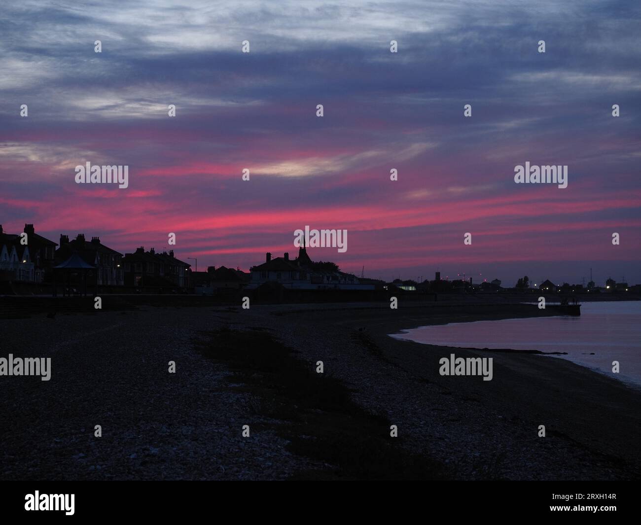 Sheerness Kent UK 25th Sep 2023 UK Weather Stunning Sunset In   Sheerness Kent Uk 25th Sep 2023 Uk Weather Stunning Sunset In Sheerness Kent Credit James Bellalamy Live News 2RXH14R 