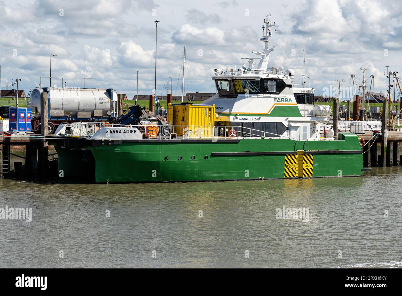 Crew transfer support vessel hi-res stock photography and images - Alamy