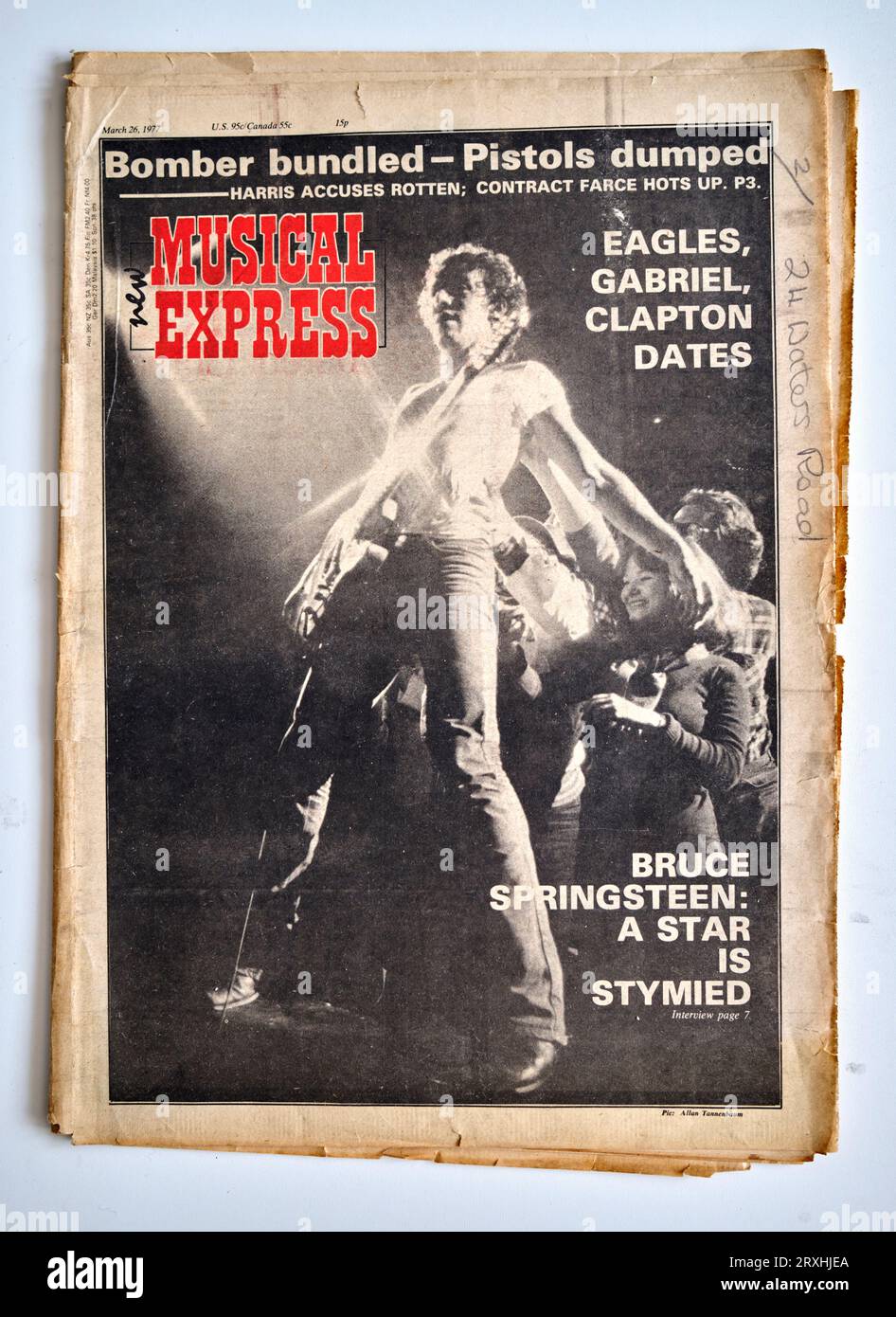 Bruce Springsteen on the cover 1970s issue of NME New Musical Express Music Paper Stock Photo