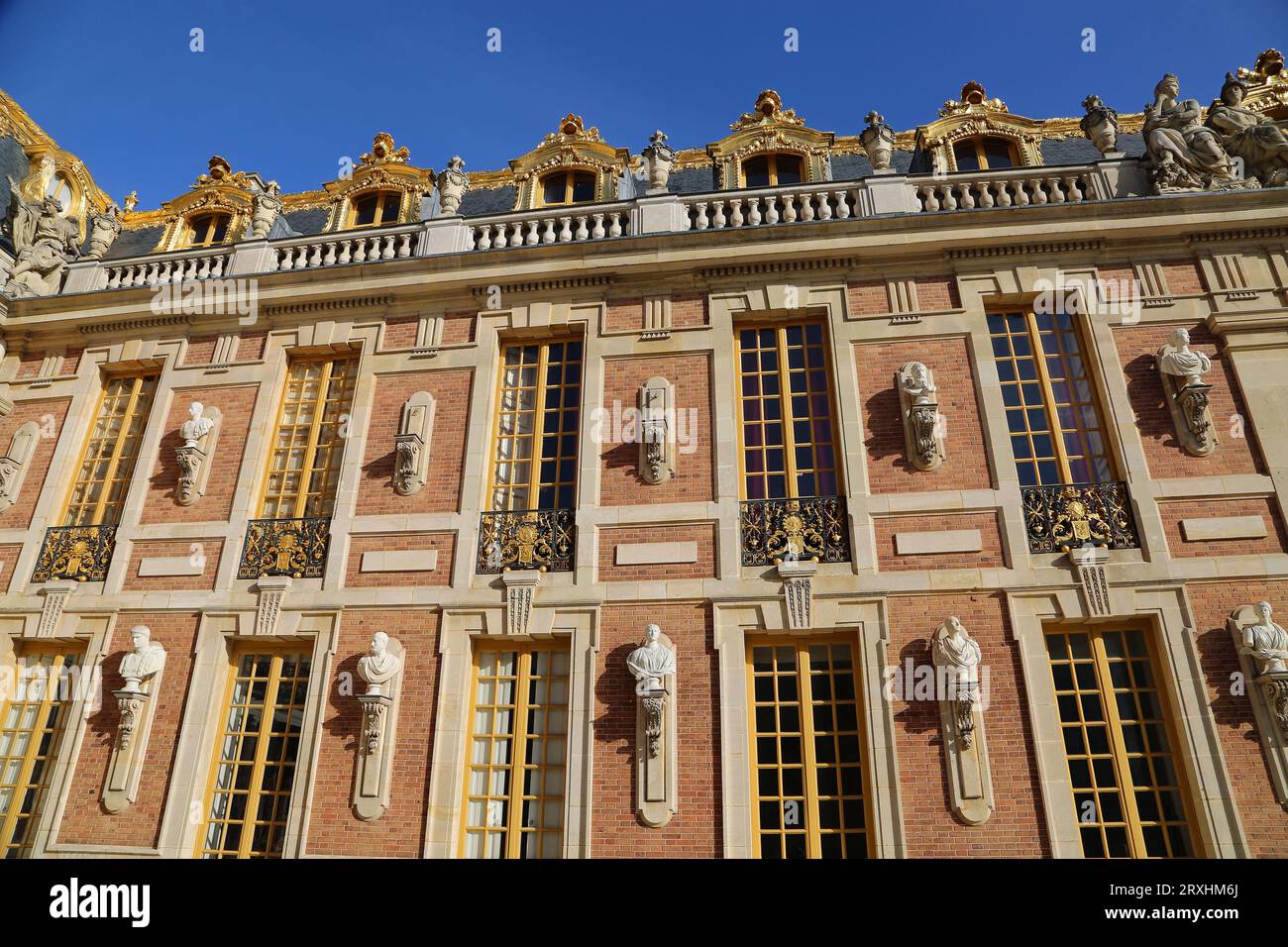 Chateau versailles facade hi-res stock photography and images - Alamy
