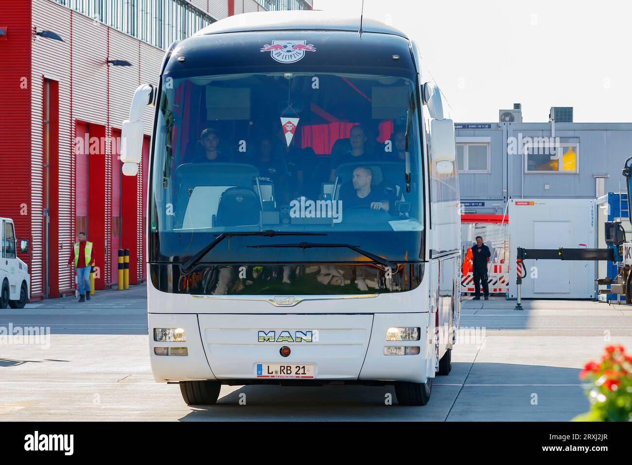 RB Leipzig Mannschaftsbus Kissen - Plüschkissen Mit RBL Logo 50x15x7 Cm