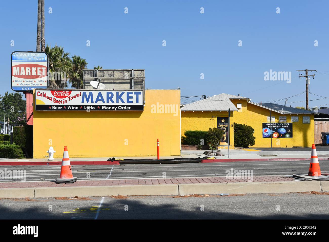 SANTA ANA, CALIFORNIA - 23 SEPT 2023: Geralds Quick Stop Market on S. Main Street. Stock Photo