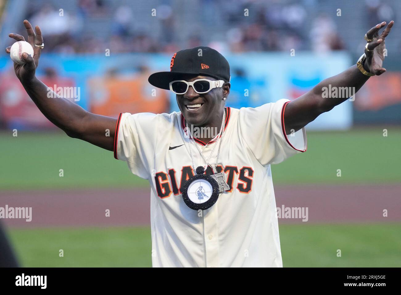 Flava Flav Throws First Pitch at Padres-Red Sox Game - News Directory 3