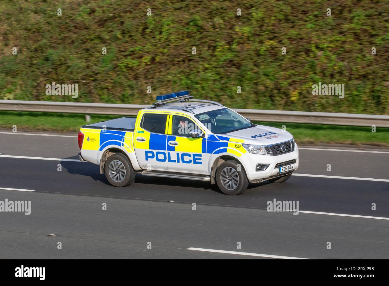 2019 Port of Liverpool Police Pick-up Truck. Nissan Navara Tekna Dci 190 Biturbo Start/Stop White LCV Double Cab Pick Up Diesel 2298 cc. A non-Home Office ports police force with responsibility for Liverpool, Bootle, Birkenhead, Ellesmere Port and Eastham Docks. Stock Photo