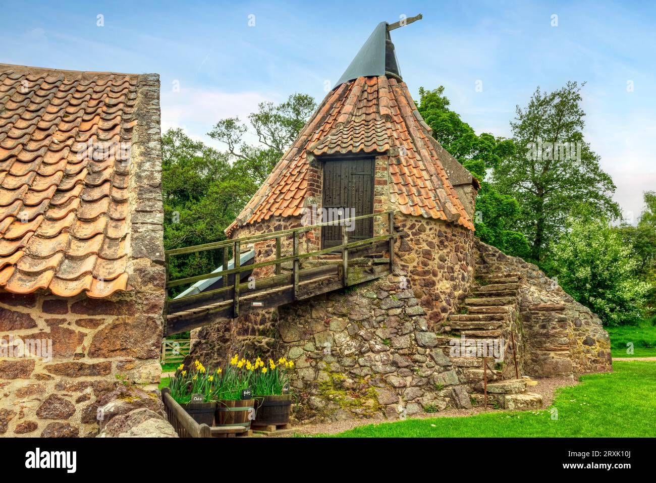 Preston Mill was featured in the film Outlander in East Linton, East Lothian, Scotland Stock Photo