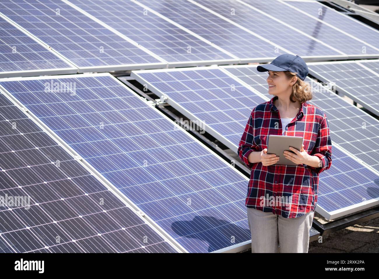 Tablet Using Solar Panel Solar panel stands hi-res stock photography and images - Alamy