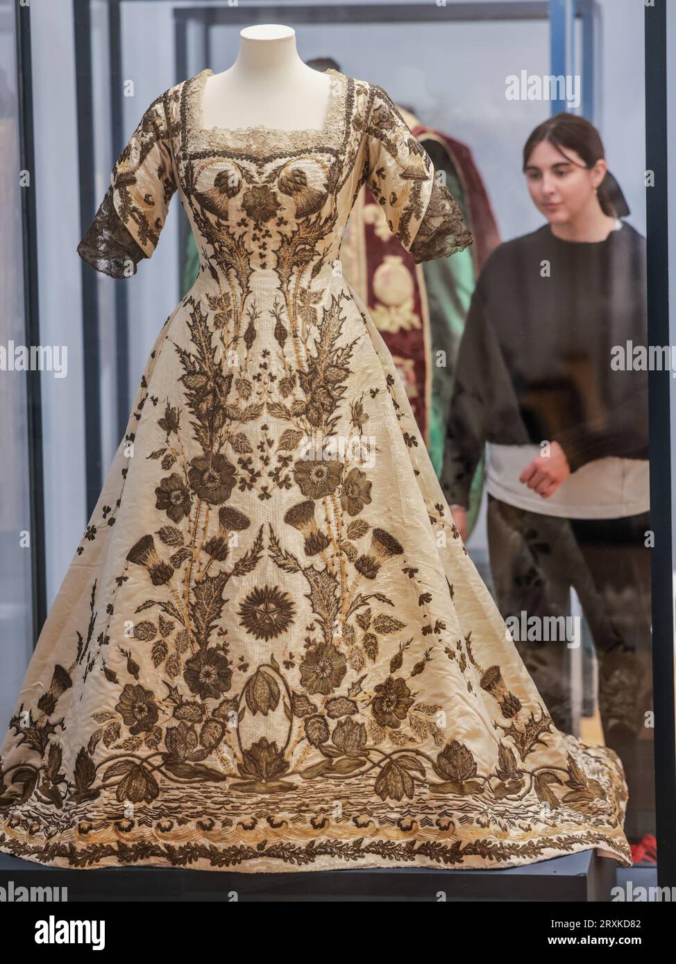 London, UK. 26th Sep, 2023. Treasures of Gold and Silver Wire