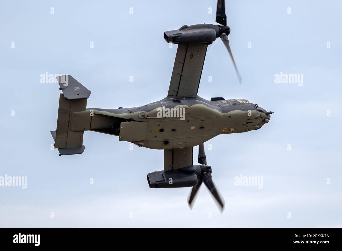 Us Air Force Bell Boeing V-22 Osprey Tiltrotor Military Aircraft In Flight. Uk - July 13, 2018 Stock Photo