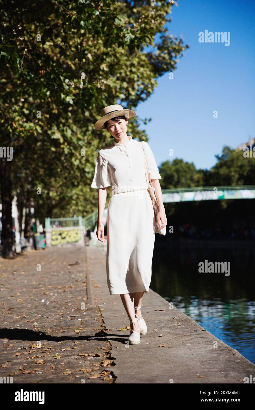 White woman wearing hat hi-res stock photography and images - Alamy