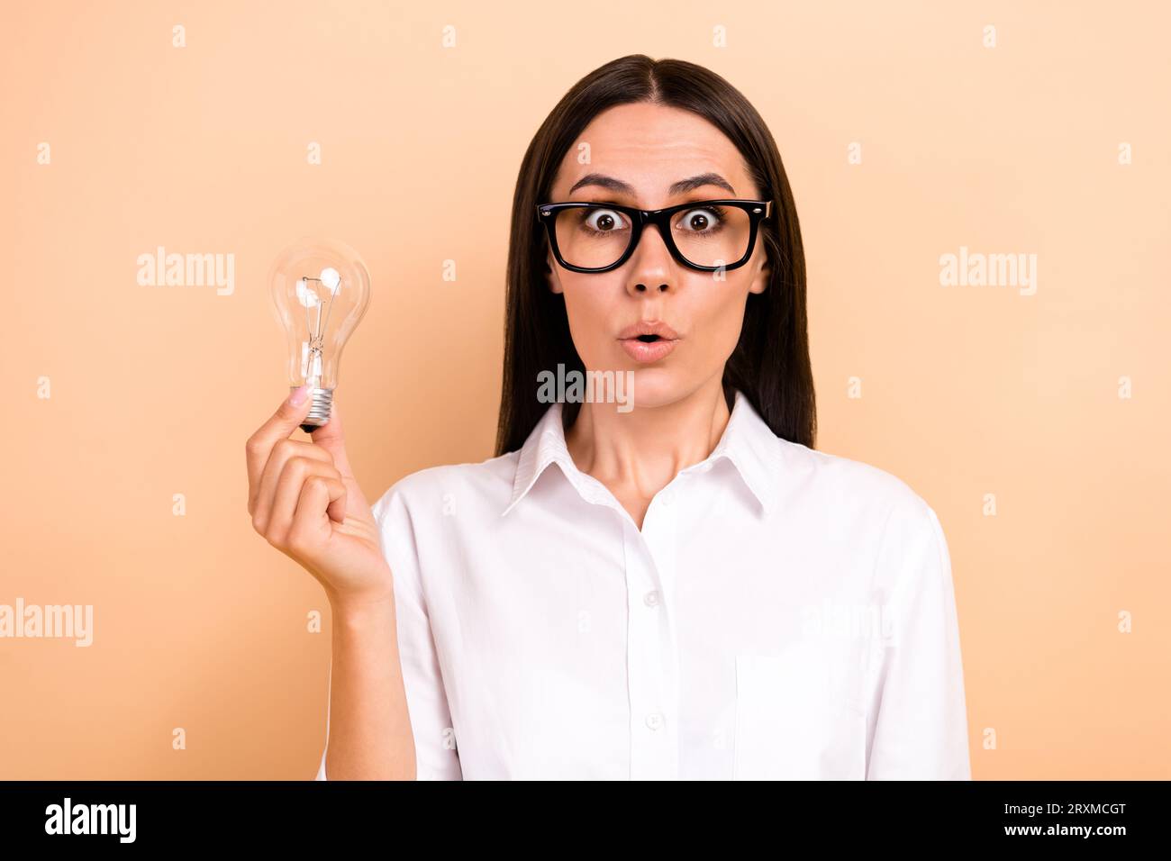 Portrait of impressed speechless person pouted lips unbelievable stare