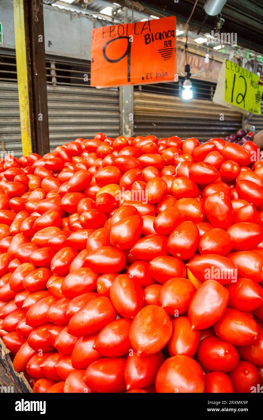 Vegetable merchant hi res stock photography and images Page 4 Alamy