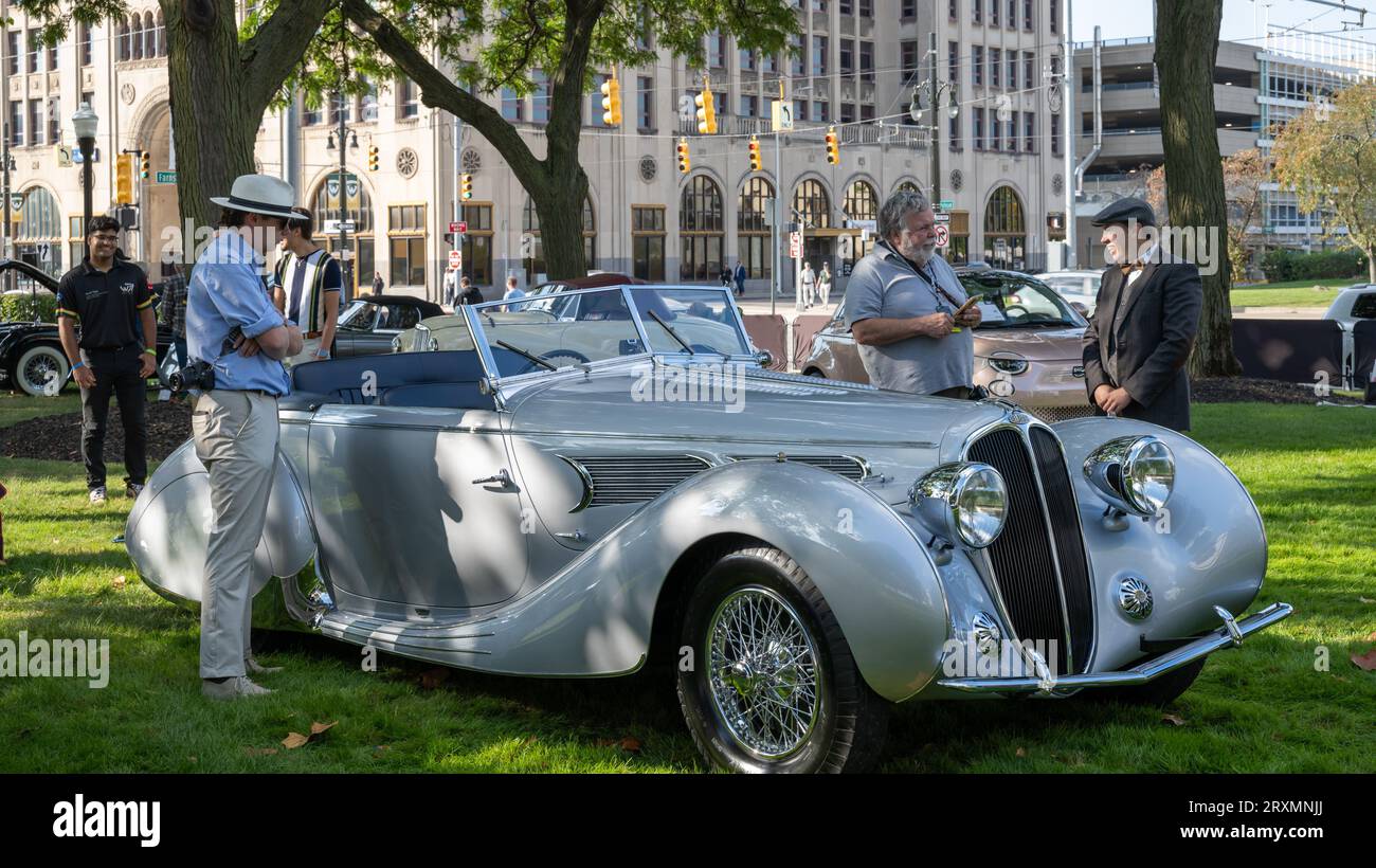 DETROIT, MI/USA - SEPTEMBER 23, 2023: Judging 'Best of Show' winner, a 1939 Delahaye 135 MS Figoni Et Falaschi Cabriolet car, Detroit Concours 'd Eleg Stock Photo
