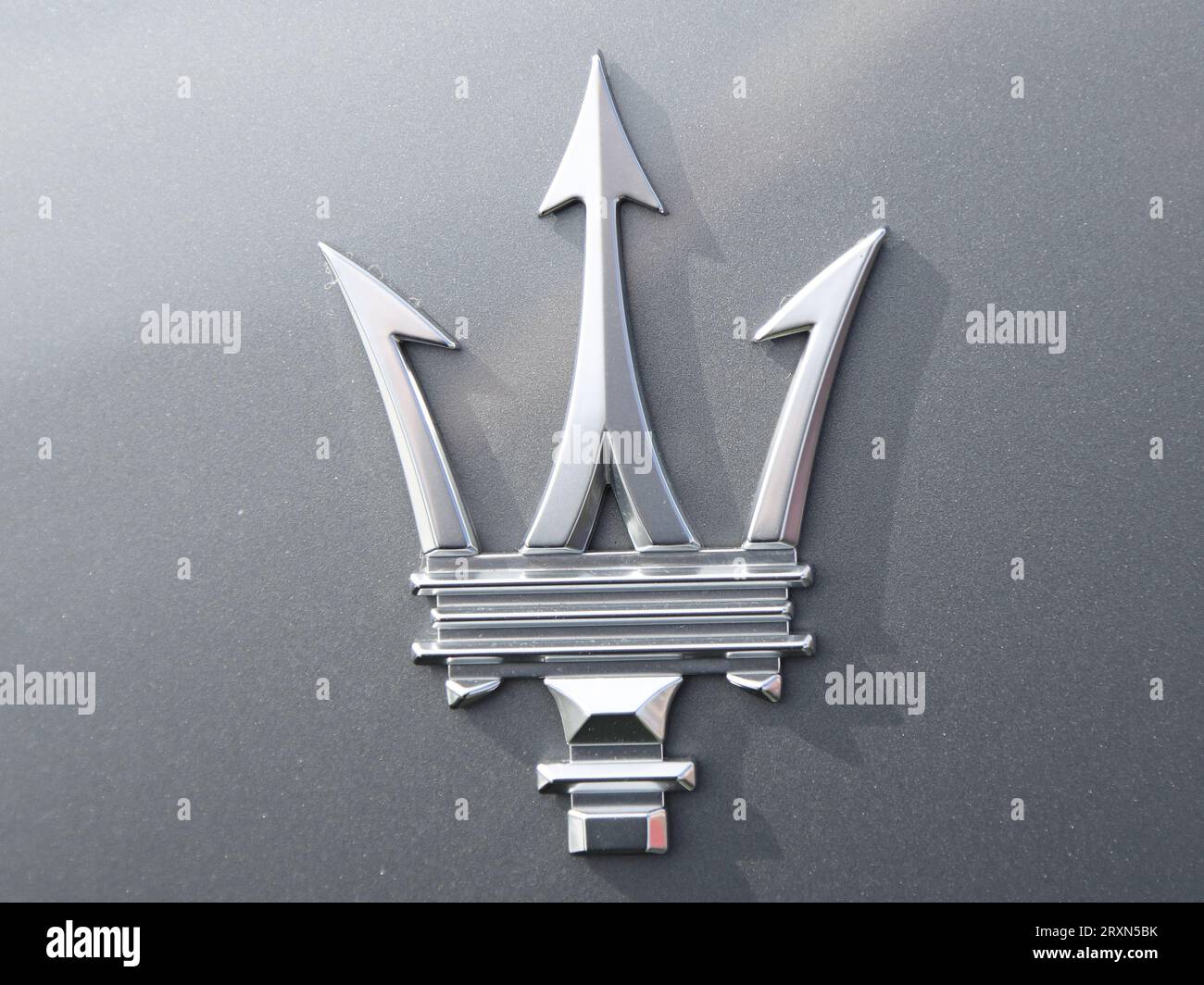 Maserati emblem hi-res stock photography and images - Alamy