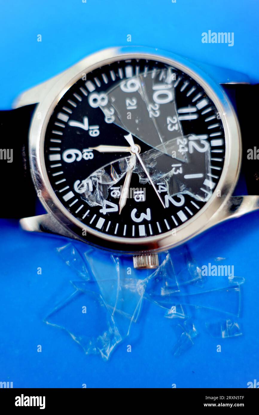Broken watch strap hires stock photography and images Alamy