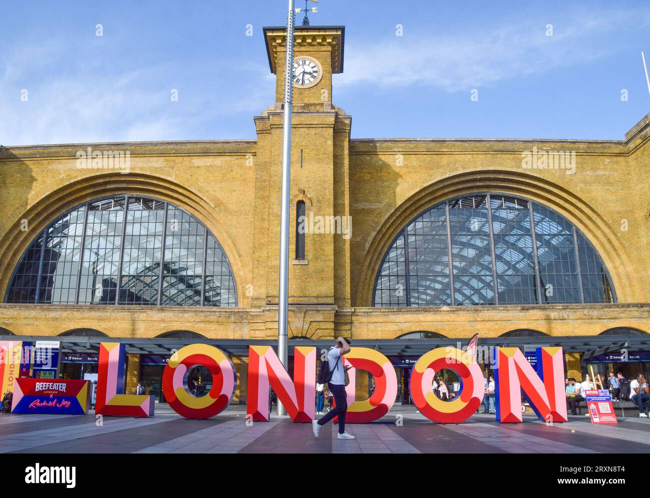 London, UK. 26th September 2023. Beefeater and Rachel Joy unveil 'London' installation and promotion outside King’s Cross Station. Credit: Vuk Valcic/Alamy Live News Stock Photo