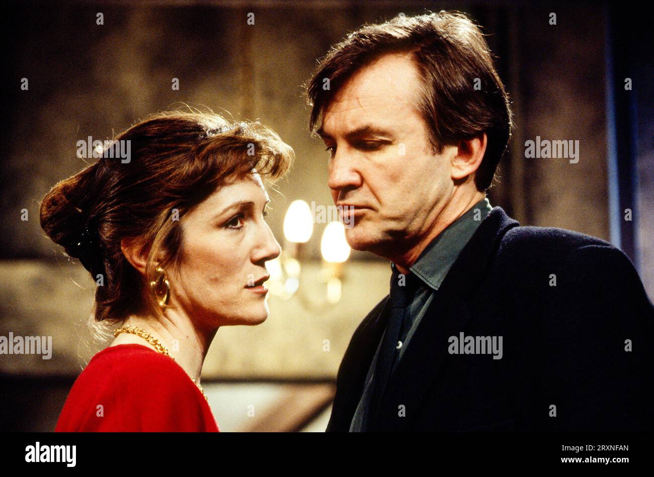 Harriet Walter (Anne-Marie Roche), Larry Lamb (Michel Nollet) in LA MUSICA by Marguerite Duras at the Hampstead Theatre, London NW3  02/02/1993  translated by Barbara Bray  design: Geraldine Pilgrim  lighting: Chahine Yavroyan  director: Joseph Blatchley Stock Photo