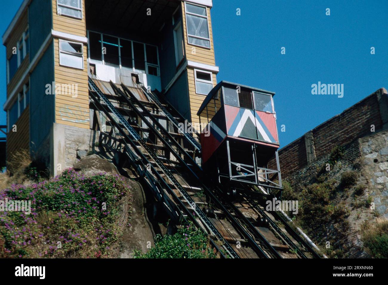 Funicular railway Reina Victoria, funicular railway, Valparaiso, Chile