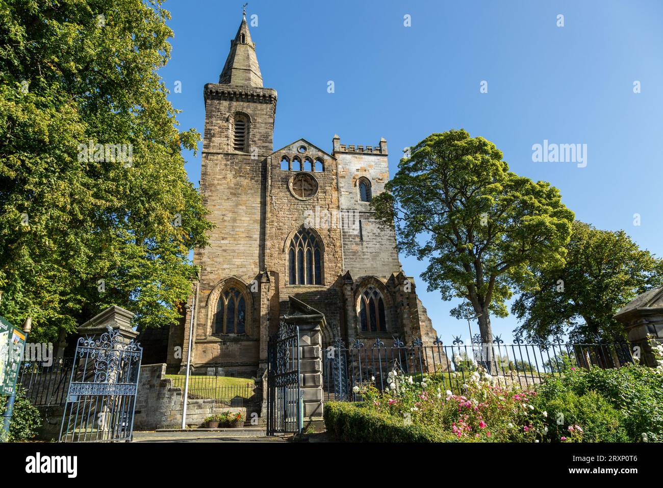 Dunfermline Abbey from Pittencrieff park, Fife, Scotland, United Kingdom Stock Photo