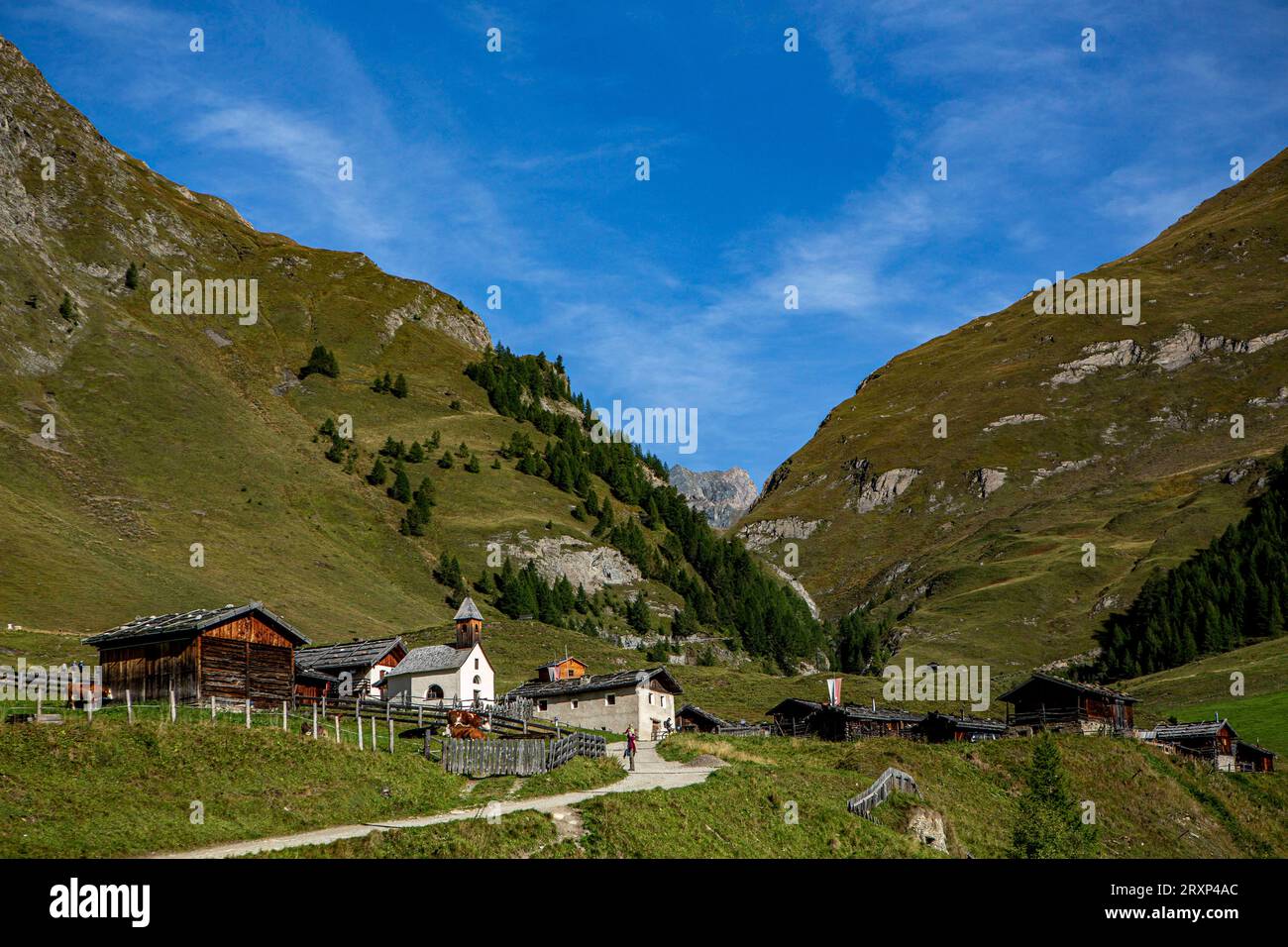Die Fane Alm im hinteren Valler Tal Südtirol Italien ist ein Almdorf ...
