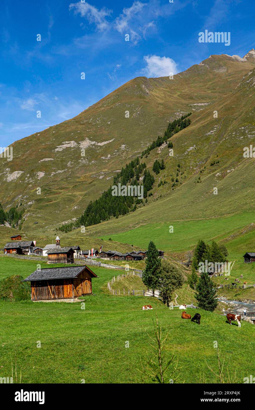 Die Fane Alm im hinteren Valler Tal Südtirol Italien ist ein Almdorf ...