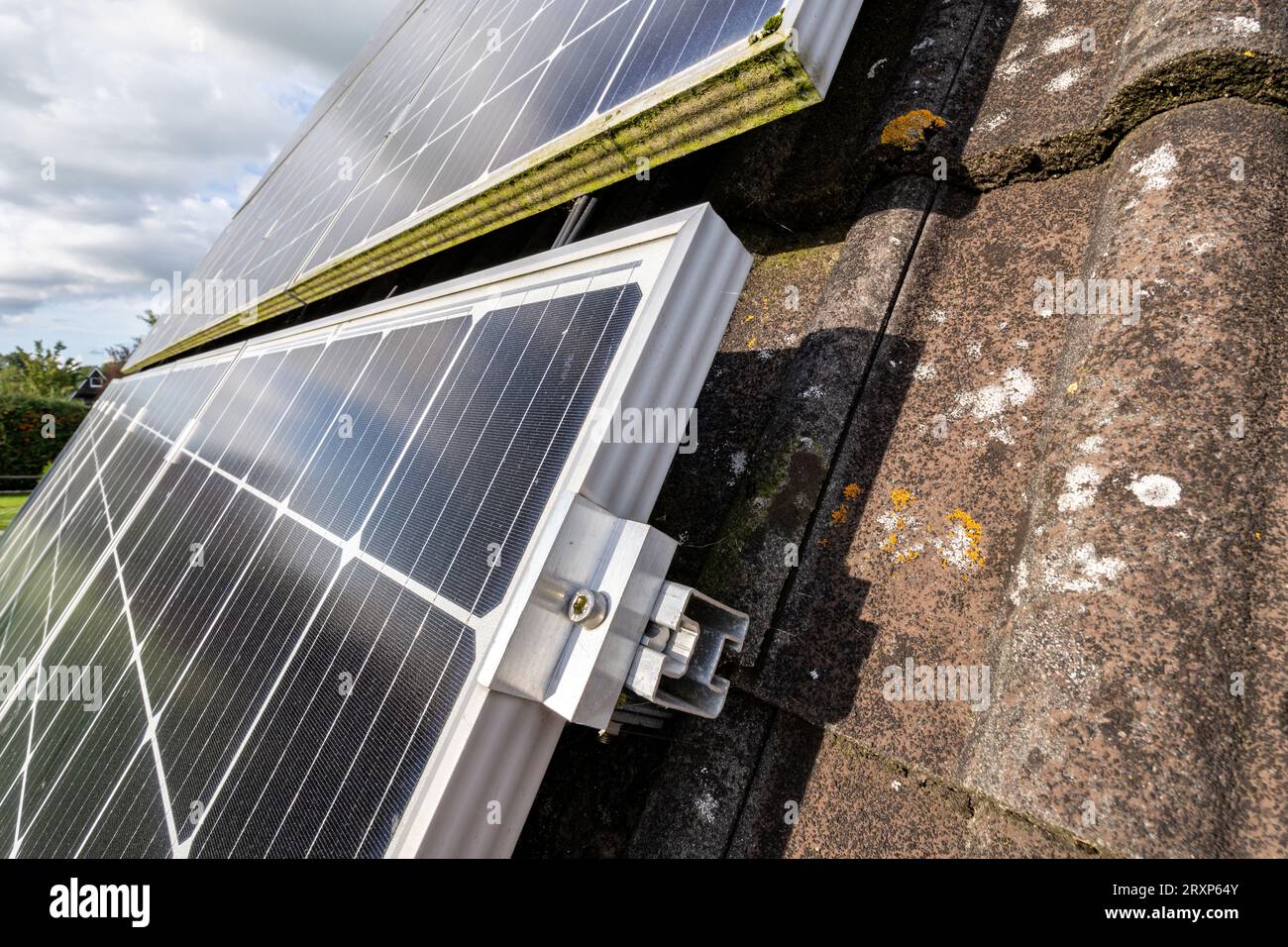 roof-mounted solar collectors on residential house Stock Photo - Alamy