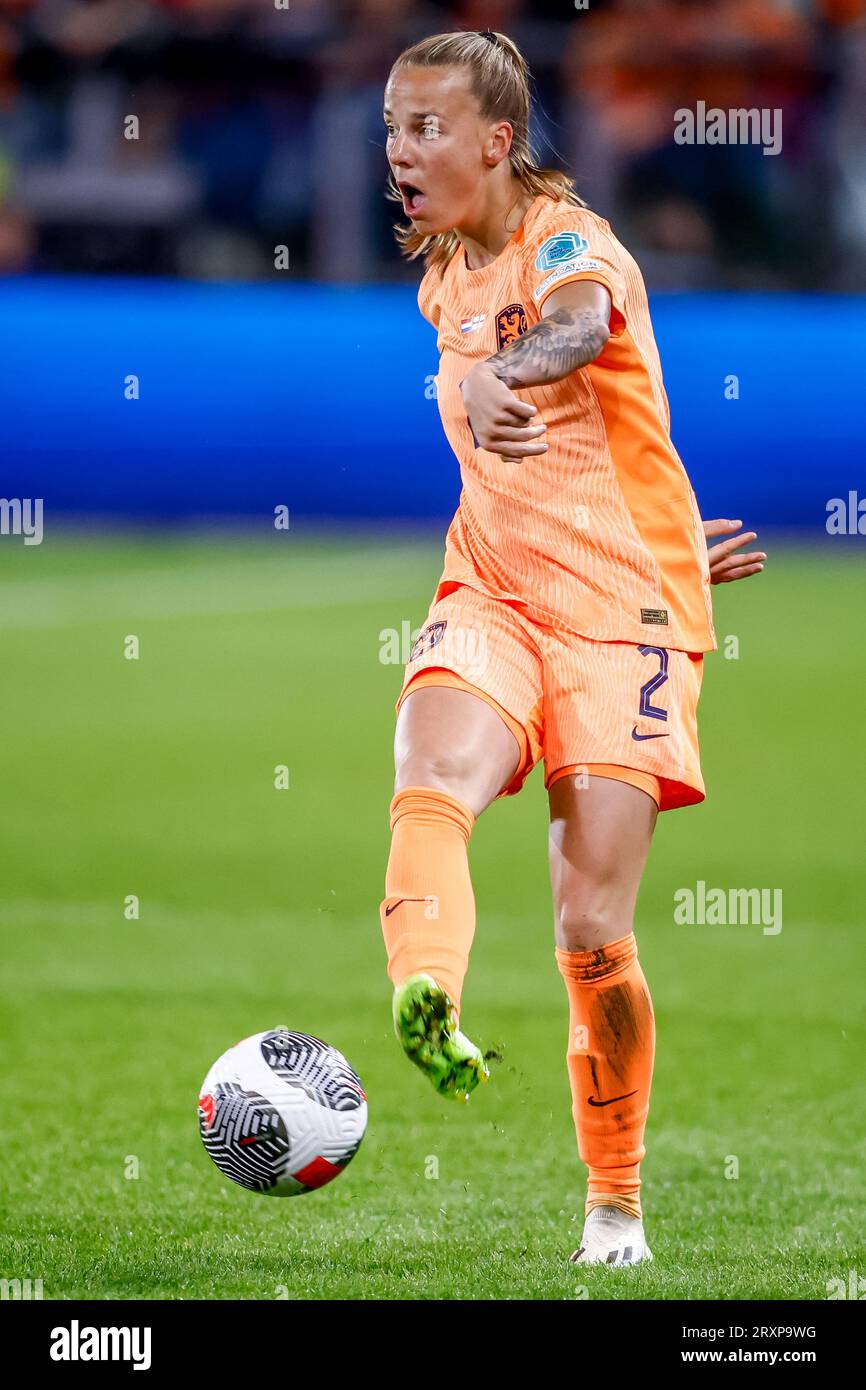 Utrecht, Netherlands. 26th Sep, 2023. UTRECHT, NETHERLANDS - SEPTEMBER 26: Lynn Wilms of the Netherlands passes the ball during the UEFA Nations League Women League A Group 1 match between Netherlands and England at Stadion Galgenwaard on September 26, 2023 in Utrecht, Netherlands. (Photo by Andre Weening/Orange Pictures) Credit: Orange Pics BV/Alamy Live News Stock Photo