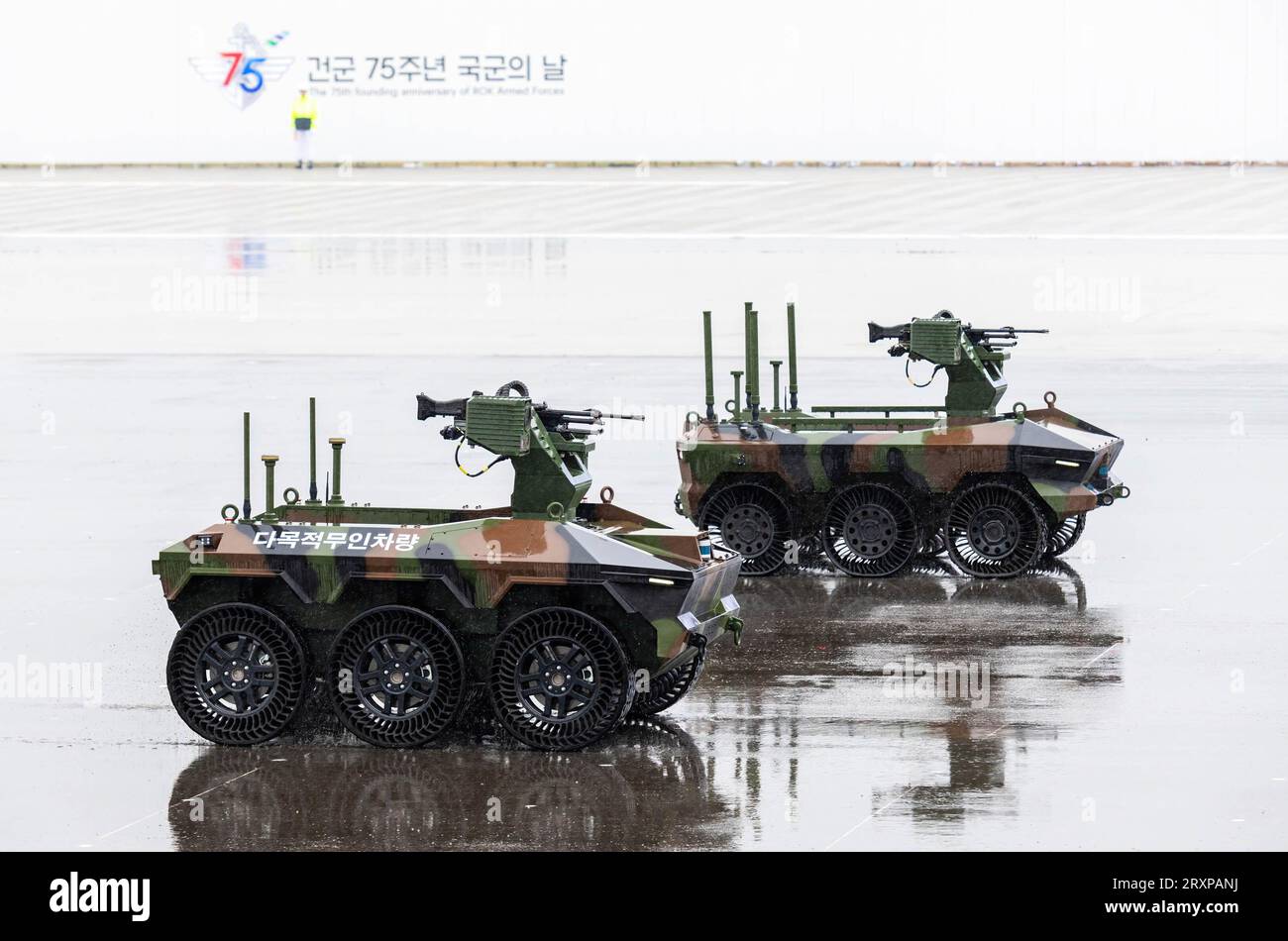 Seongnam, South Korea. 26th Sep, 2023. South Korea's unmanned vehicle displayed during a ceremony marking the 75th founding anniversary of the country's armed forces day at Seoul Air Base. South Korea's military showcased 'high-power' missiles and other key weapons systems on 26 September to mark the 75th founding anniversary of its armed forces in an apparent warning against North Korea's nuclear and military threats. Credit: SOPA Images Limited/Alamy Live News Stock Photo