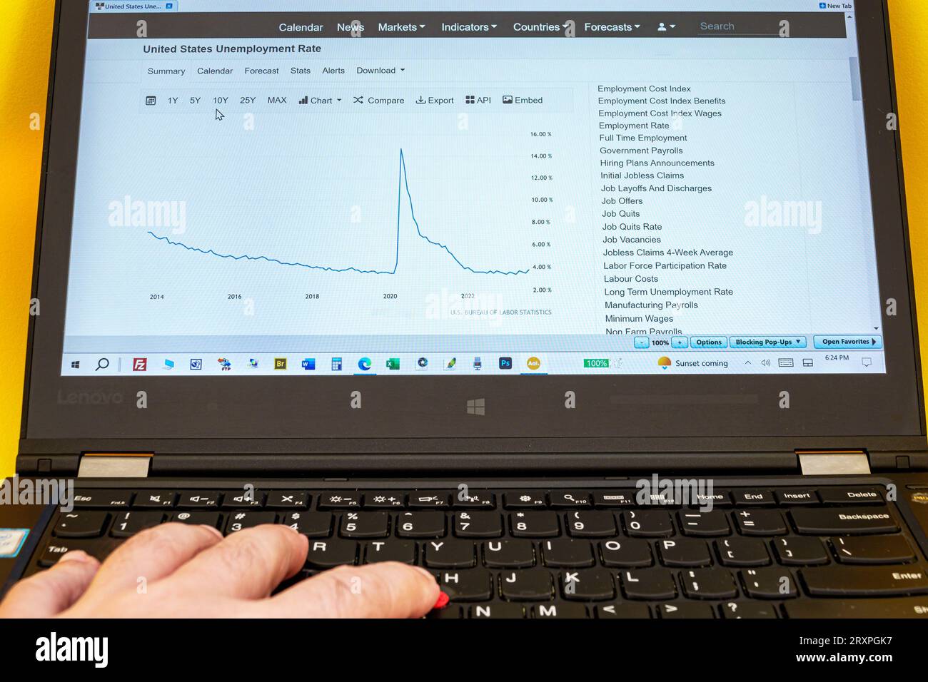 Miami Beach,laptop laptops computer computers monitor monitors screen ...