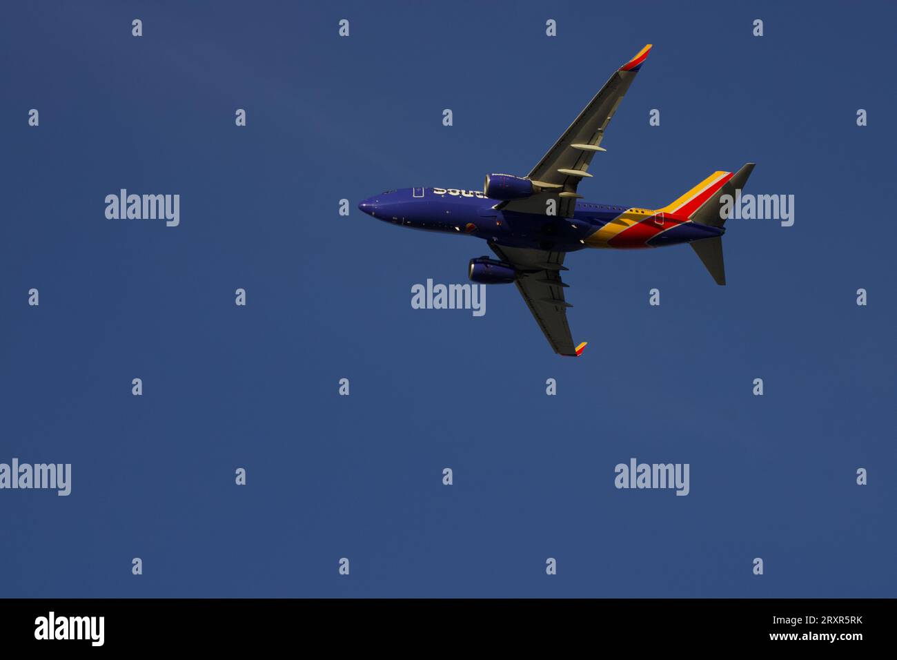 Underbelly of 737 hi-res stock photography and images - Alamy