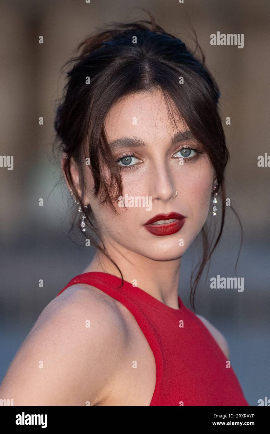 Emma Chamberlain attending the Louis Vuitton Womenswear Fall/Winter 2022/ 2023 show as part of Paris Fashion Week in Paris, France on March 07, 2022.  Photo by Aurore Marechal/ABACAPRESS.COM Stock Photo - Alamy