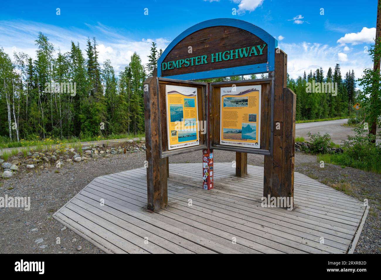 Dempster Highway Sign at mile zero of highway to the Arctic Ocean east of Dawson City, Yukon Territory, Canada Stock Photo