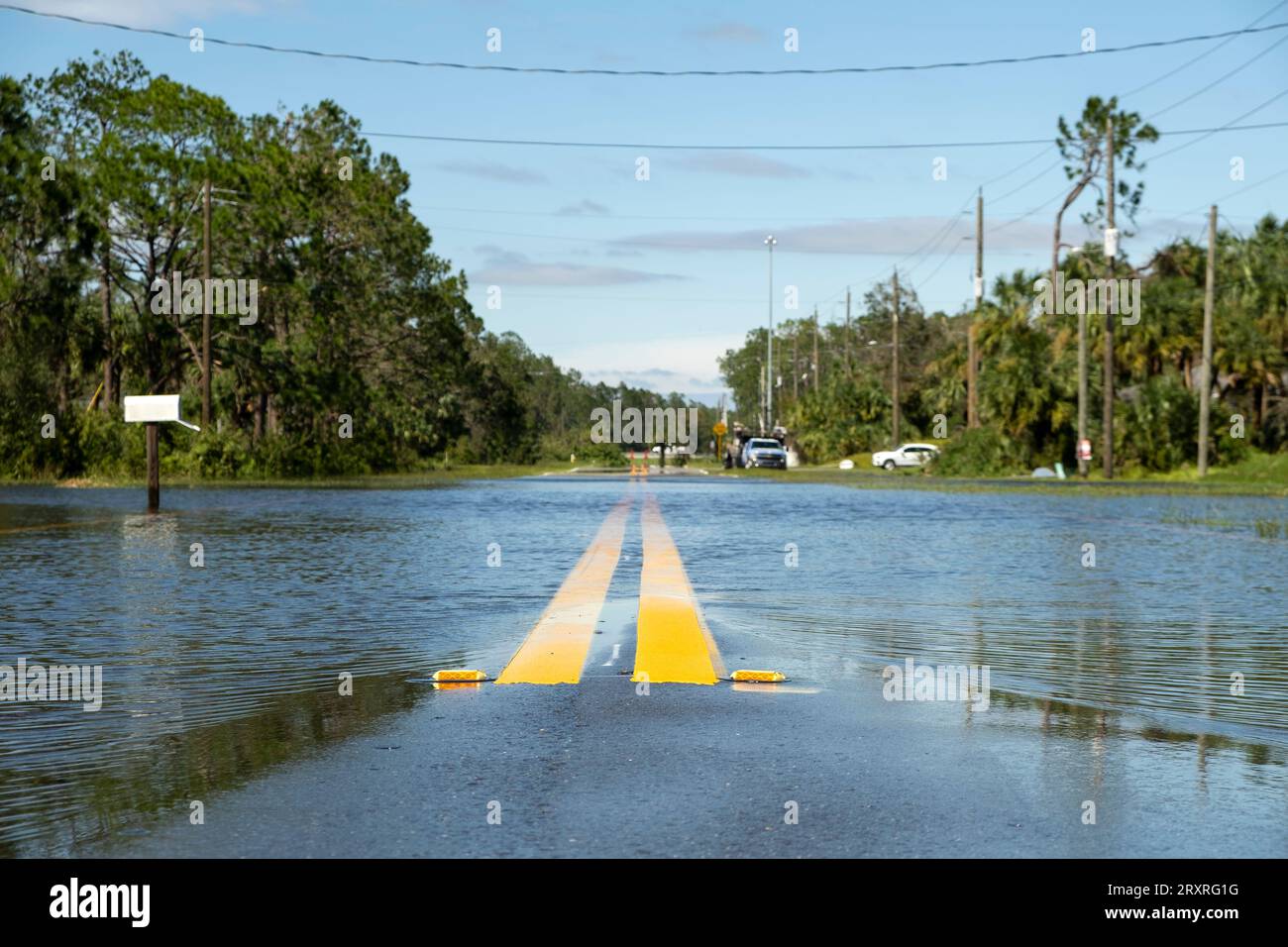 Hazardous driving conditions torrential rain hi-res stock photography ...