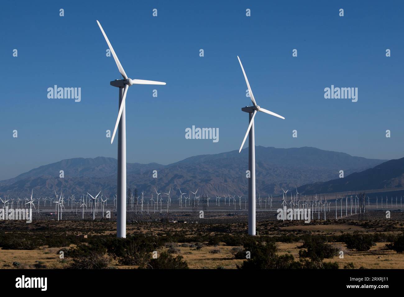 Utility scale wind turbines hi-res stock photography and images - Alamy