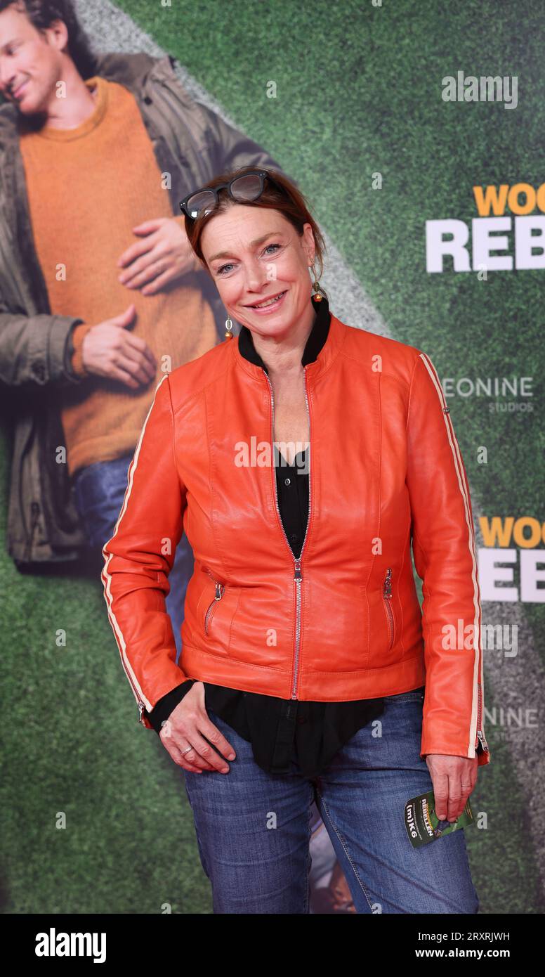 Munich, Germany. 26th Sep, 2023. Aglaia Szyszkowitz, actress, stands on the red carpet before the premiere of the film 'Wochenendrebellen' at the Mathäser Filmpalast. Credit: Karl-Josef Hildenbrand/dpa/Alamy Live News Stock Photo