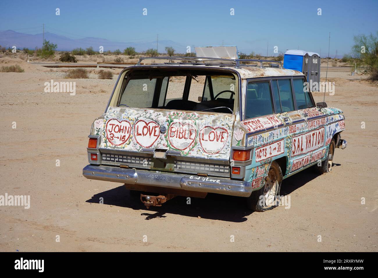 Californian desert highway hi-res stock photography and images - Alamy