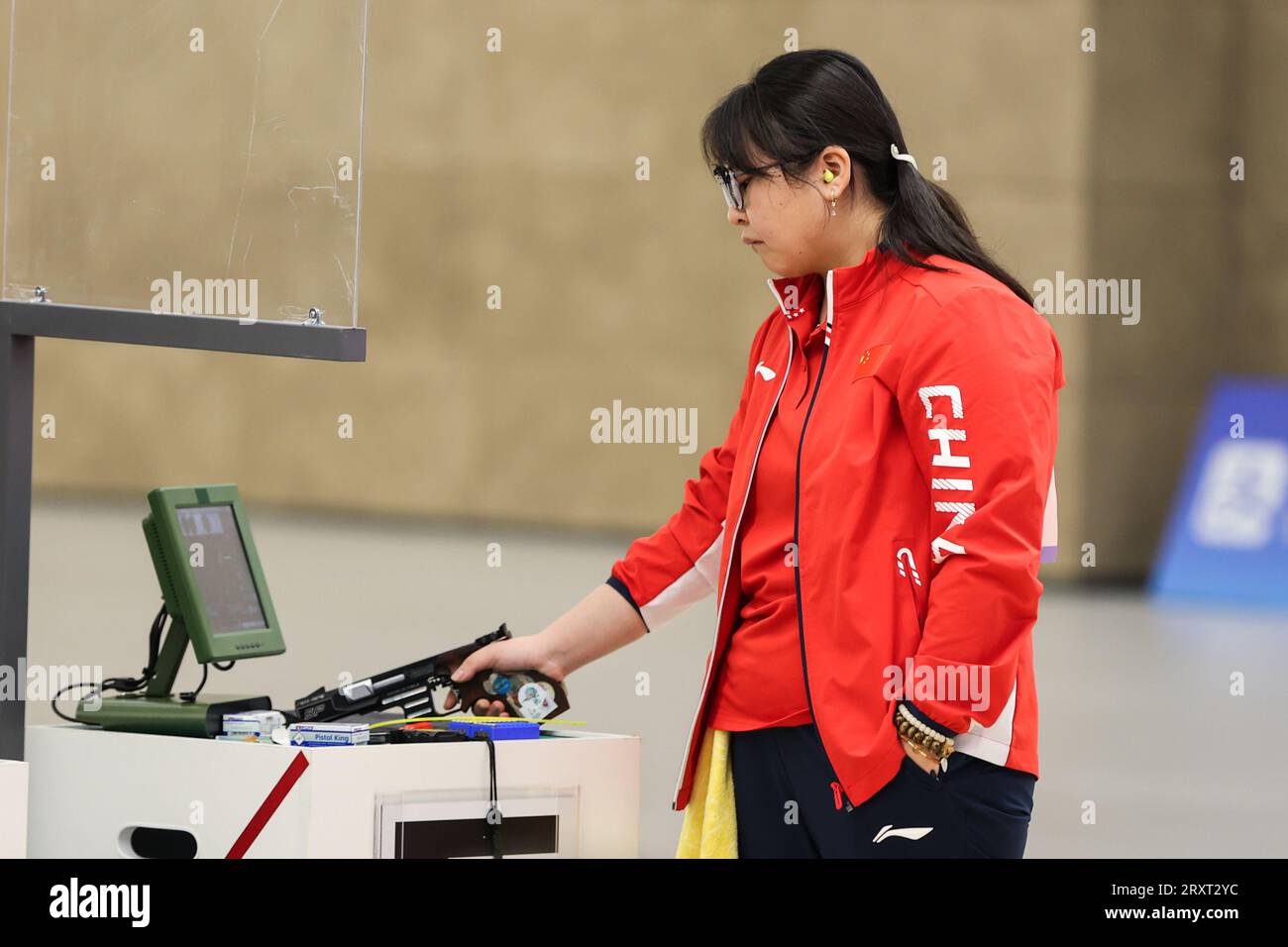 HANGZHOU, Sept. 27, 2023 (Xinhua) -- Liu Rui of China competes during ...