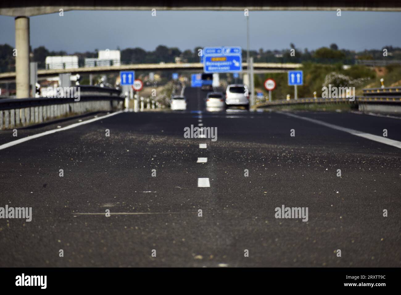 Vehicles moving on busy highway hi-res stock photography and images - Alamy