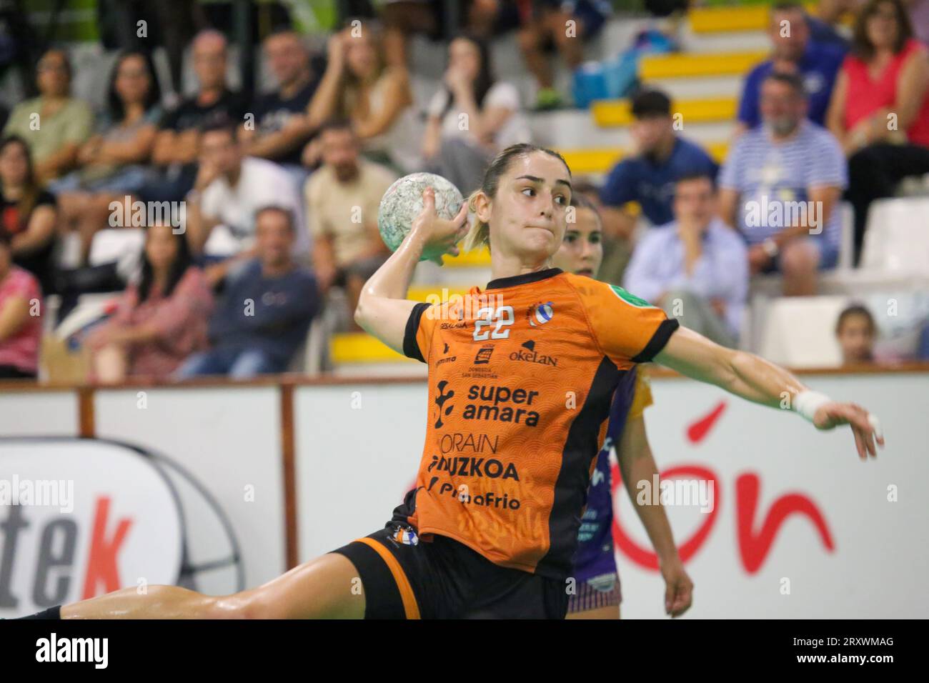 Gijon, Spain, 26th September, 2023: The player of Super Amara Bera Bera, June Loidi (22) throws a 7 meters during the 8th Matchday of the Liga Guerreras Iberdrola 2023-24 between Motive.co Gijon Balonmano La Calzada and Super Amara Bera Bera, on September 26, 2023, at the La Arena Sports Pavilion, in Gijón, Spain. (Photo by Alberto Brevers / Pacific Press) Stock Photo