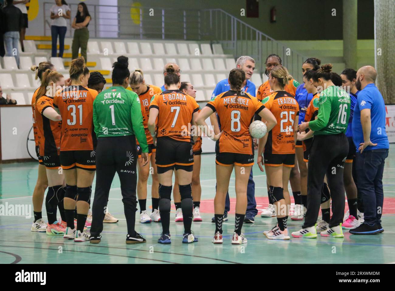 Gijon, Spain, 26th September, 2023: The players of Super Amara Bera Bera celebrate the victory during the 8th Matchday of the Liga Guerreras Iberdrola 2023-24 between Motive.co Gijon Balonmano La Calzada and Super Amara Bera Bera, on 26 September 2023, at the La Arena Sports Pavilion, in Gijón, Spain. (Photo by Alberto Brevers / Pacific Press) Stock Photo