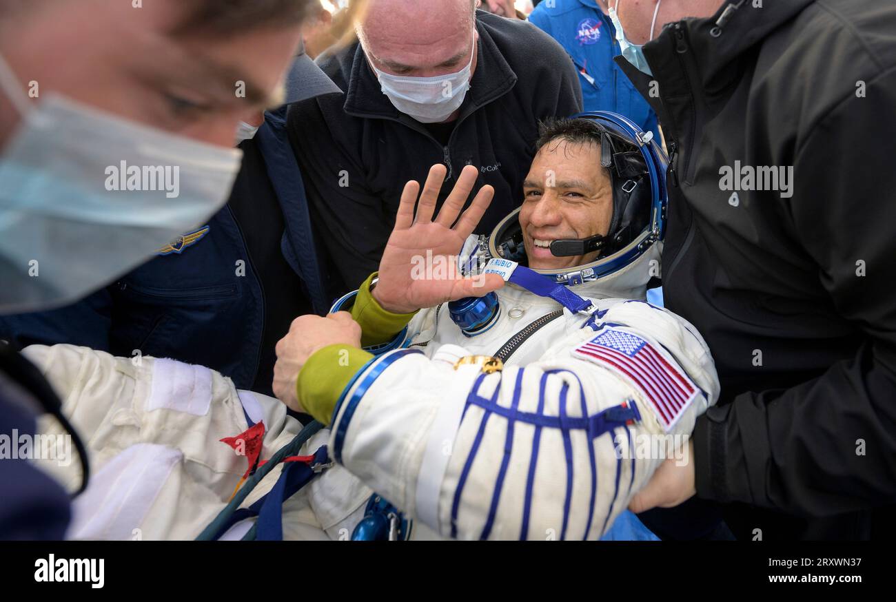 Zhezkazgan, Kazakhstan. 27 September, 2023. Expedition 69 NASA astronaut Frank Rubio waves as he is helped out of the Russian Soyuz MS-23 spacecraft, September 27, 2023 in Zhezkazgan, Kazakhstan. Roscosmos cosmonauts Sergey Prokopyev, Dmitri Petelin and NASA astronaut Frank Rubio returned after 371 days aboard the International Space Station.  Credit: Bill Ingalls/NASA/Alamy Live News Stock Photo