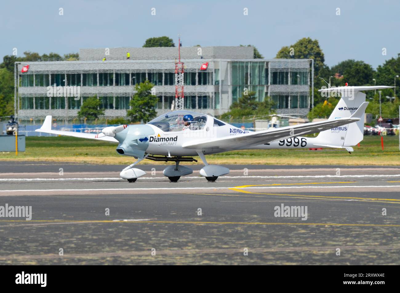 Diamond DA36 EStar, developed by Siemens, EADS and Diamond Aircraft
