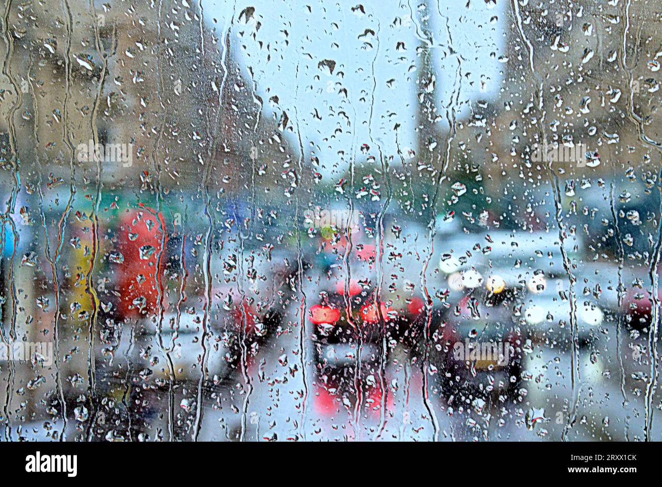 Glasgow, Scotland, UK. 27th September, 2023. UK Weather: Storm Agnes produced a windy wet day in the west end and city centre. Credit Gerard Ferry/Alamy Live News Stock Photo