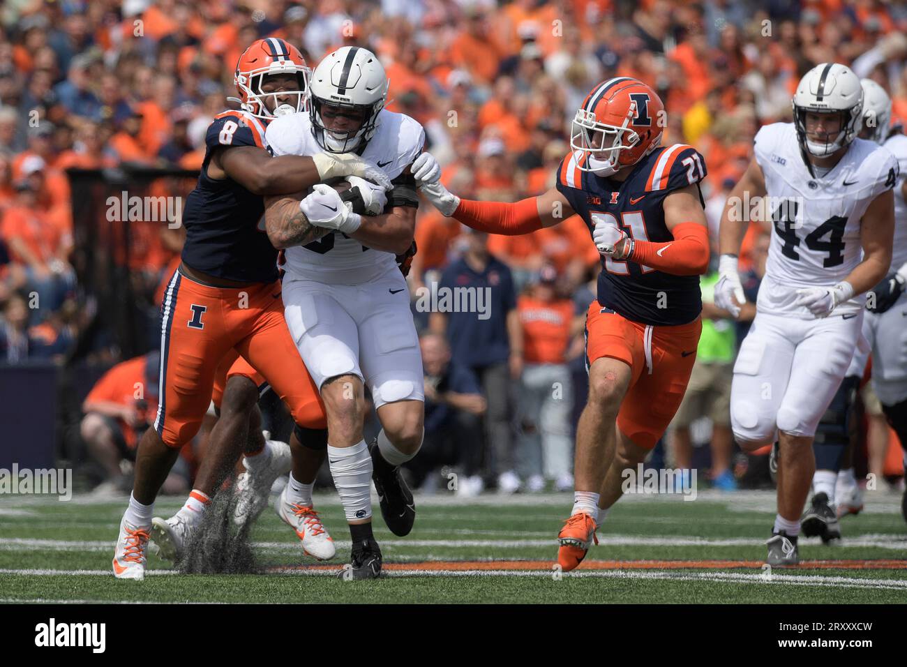 CHAMPAIGN, IL - SEPTEMBER 16: Illinois Fighting Illini Quarterback