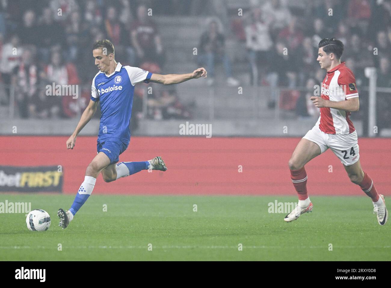 Gent's Julien De Sart and Antwerp's Jurgen Peter Ekkelenkamp pictured