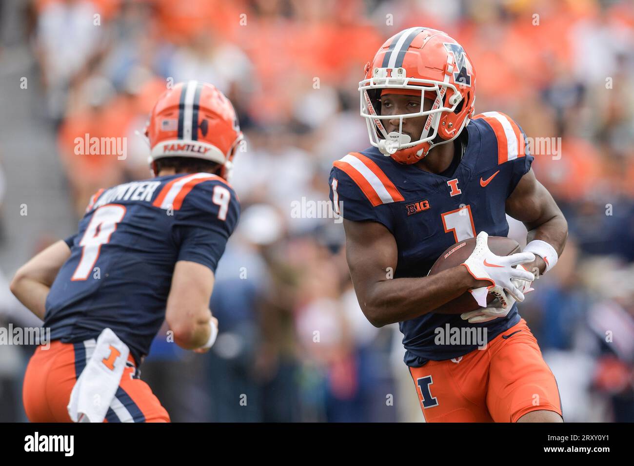 CHAMPAIGN, IL - SEPTEMBER 16: Illinois Fighting Illini Wide