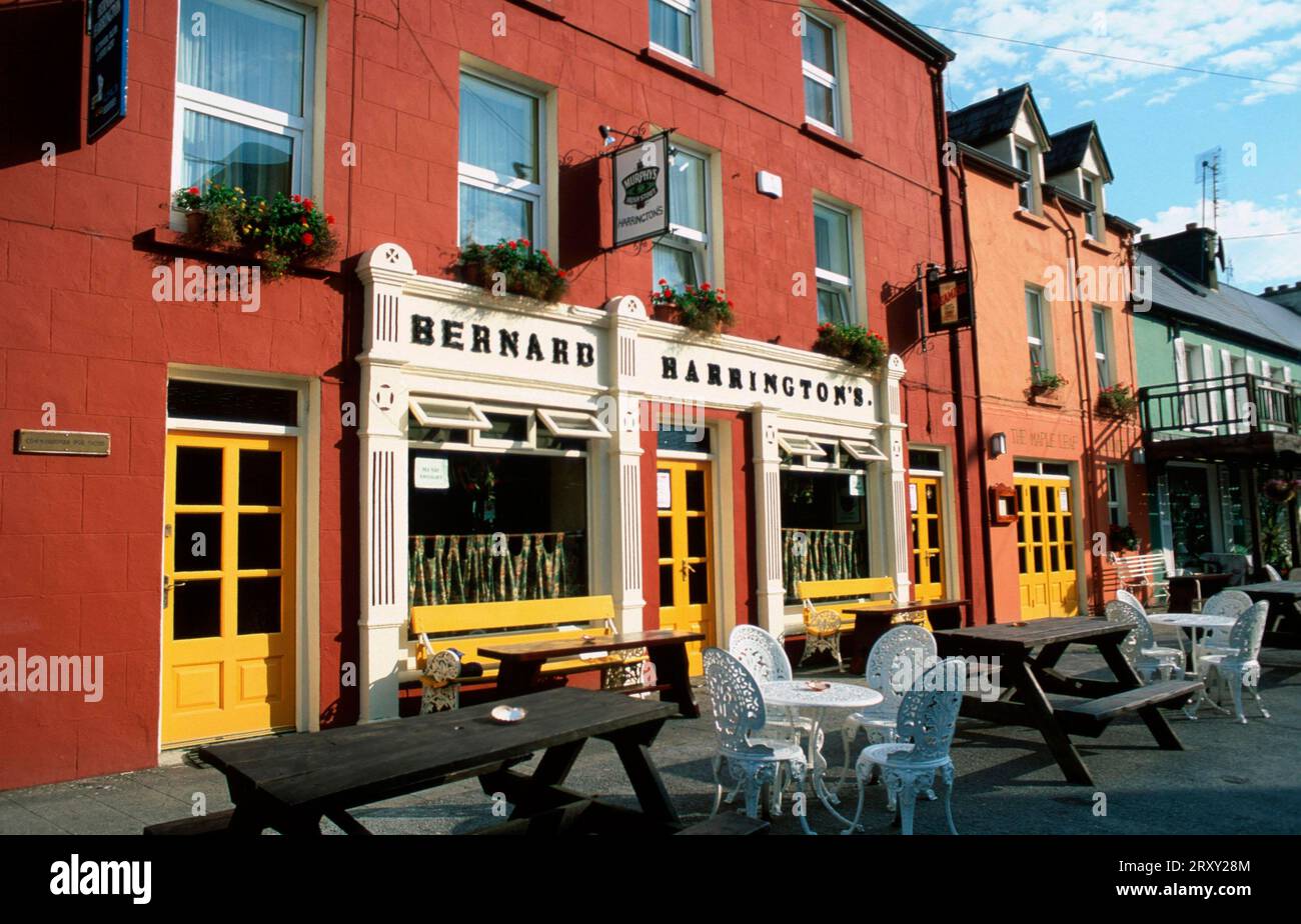 Pub Bernard Harrington's, Glengariff, Beara peninsula, County Cork, Ireland, Local 'Bernard Harrington's', Beara peninsula, County Cork, Ireland Stock Photo