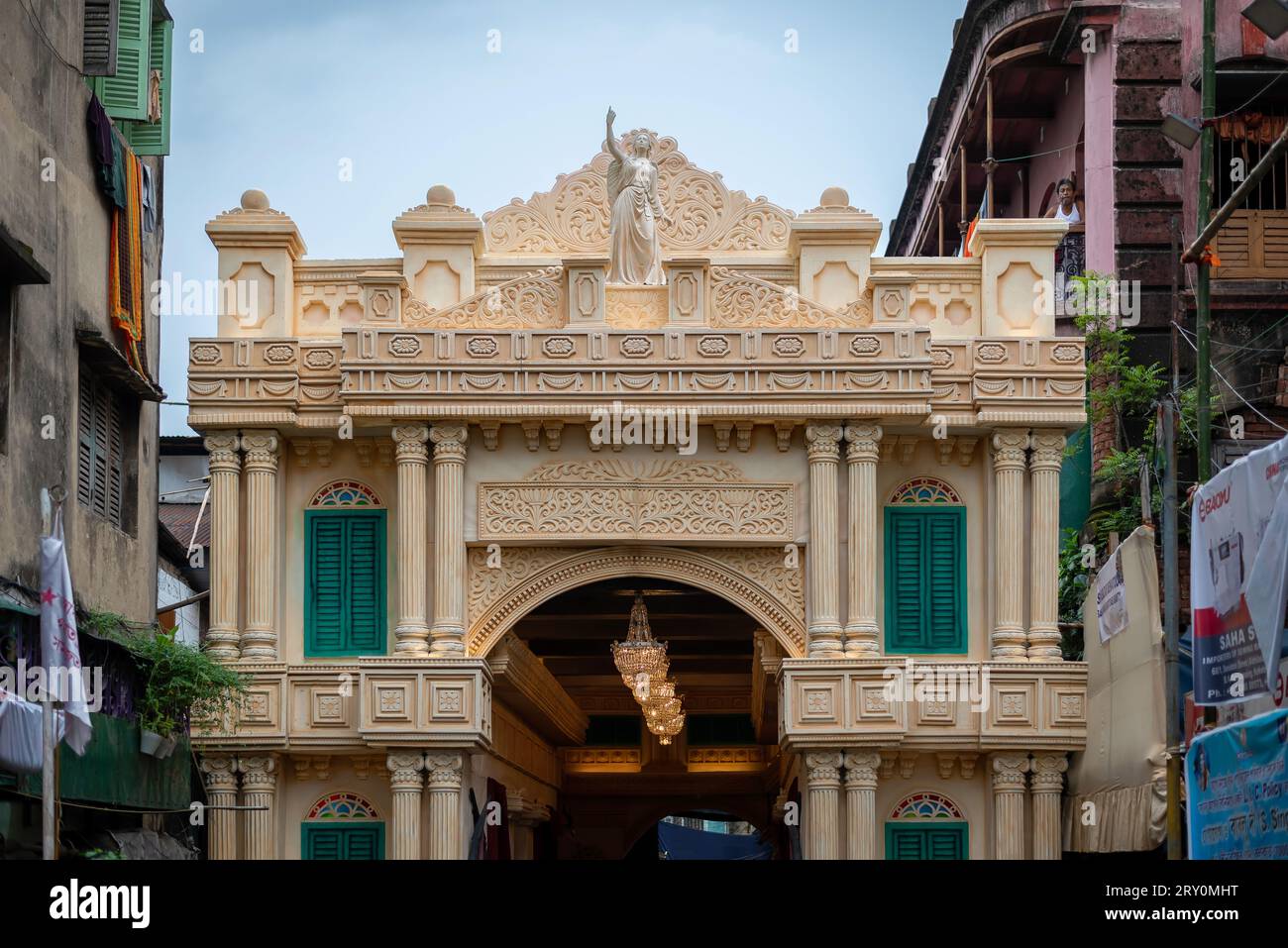 Picture Of Decorated Durga Puja Pandal In Kolkata West Bengal India On October 02 2022 Stock 4006