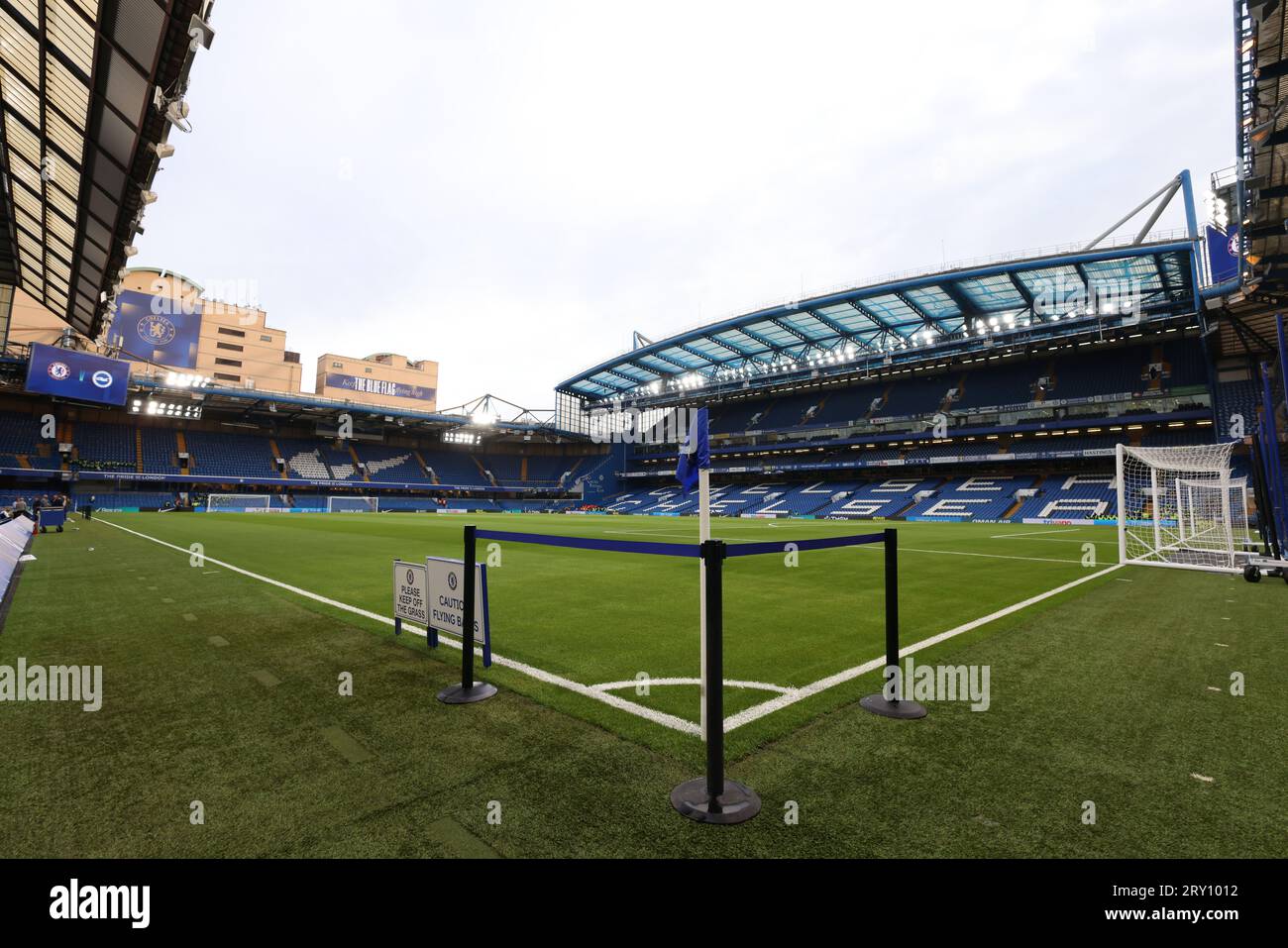 Stamford bridge chelsea hi-res stock photography and images - Alamy