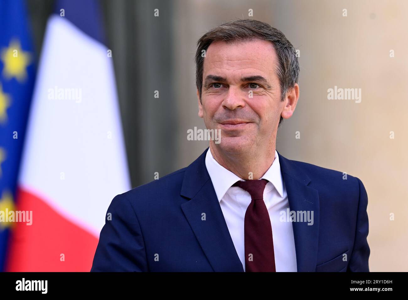 Julien Mattia / Le Pictorium -  At the end of the Council of Ministers meeting on September 27, 2023. -  27/09/2023  -  France / Ile-de-France (region) / Paris  -  Government spokesman Olivier Veran at the exit of the Council of Ministers, at the Elysee Palace, September 27, 2023 Credit: LE PICTORIUM/Alamy Live News Stock Photo