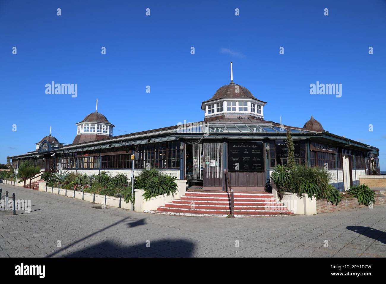 Makcaris coffee lounge and ice cream parlour, Central Bandstand, Central Parade, Herne Bay, Kent, England, Great Britain, United Kingdom, UK, Europe Stock Photo